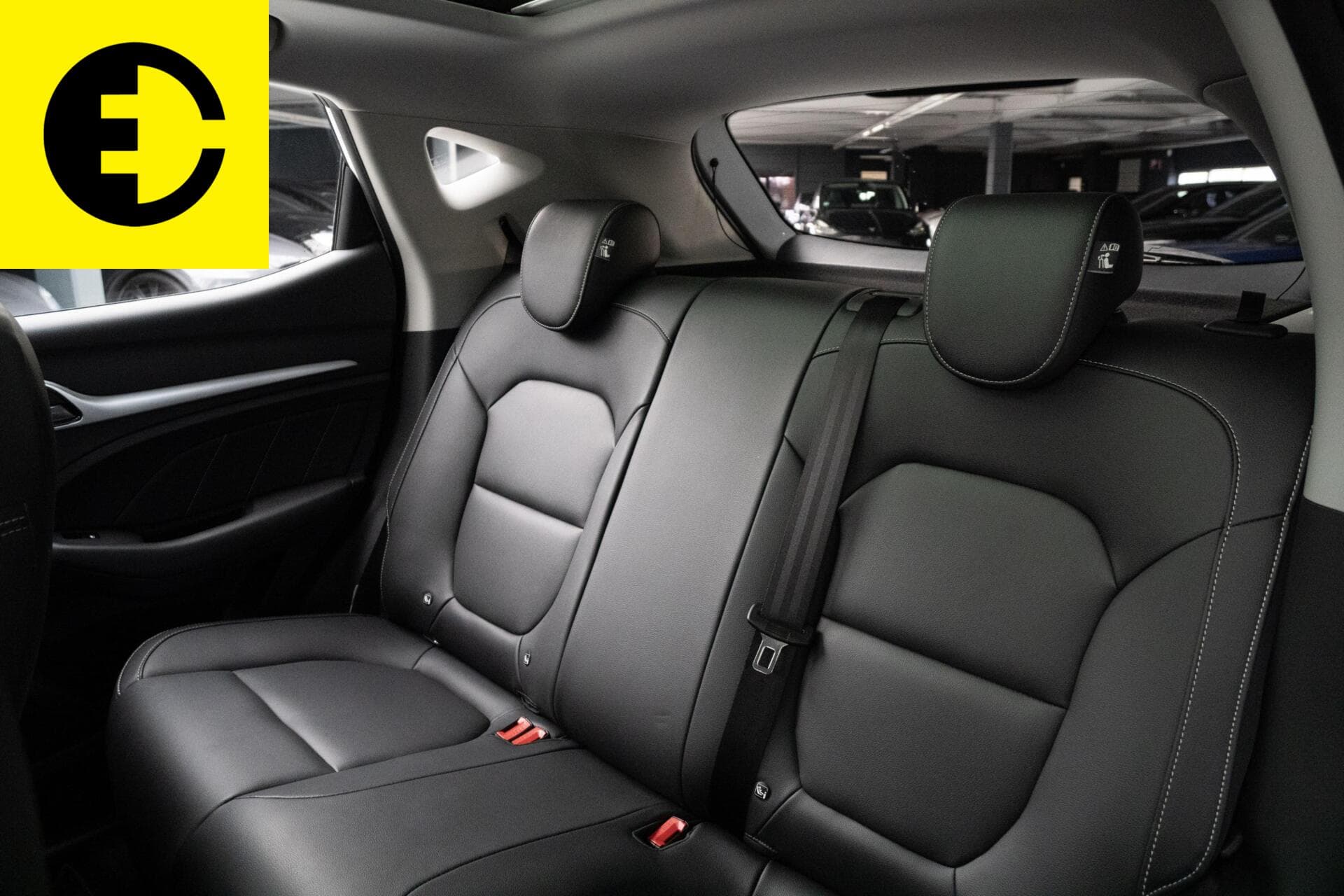 MG ZS EV Luxury 45 kWh | Stoelverwarming | Pano dak | Apple CarPlay / Android auto – foto 5