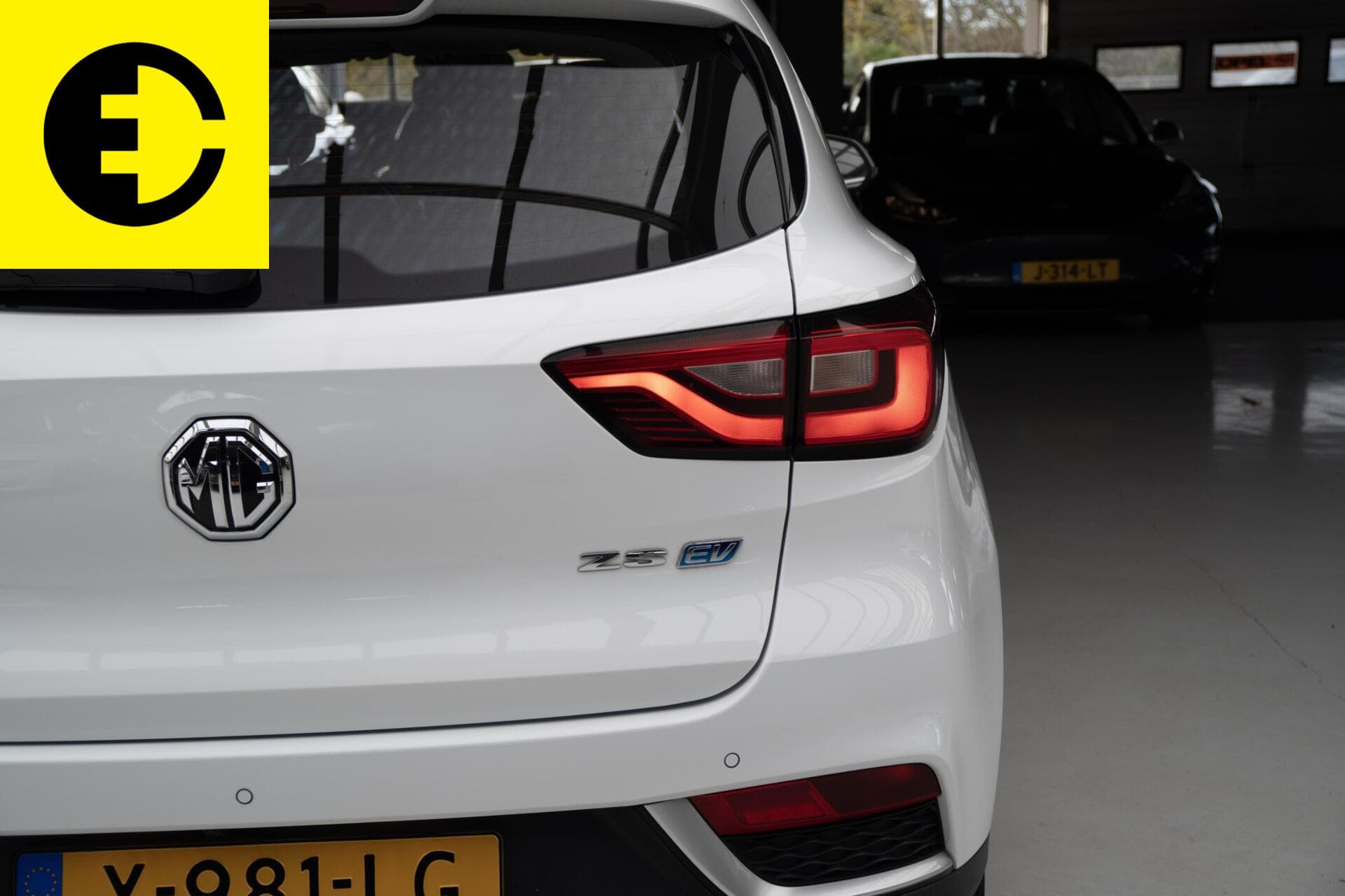 MG ZS EV Luxury 45 kWh | Stoelverwarming | Pano dak | Apple CarPlay / Android auto – foto 8