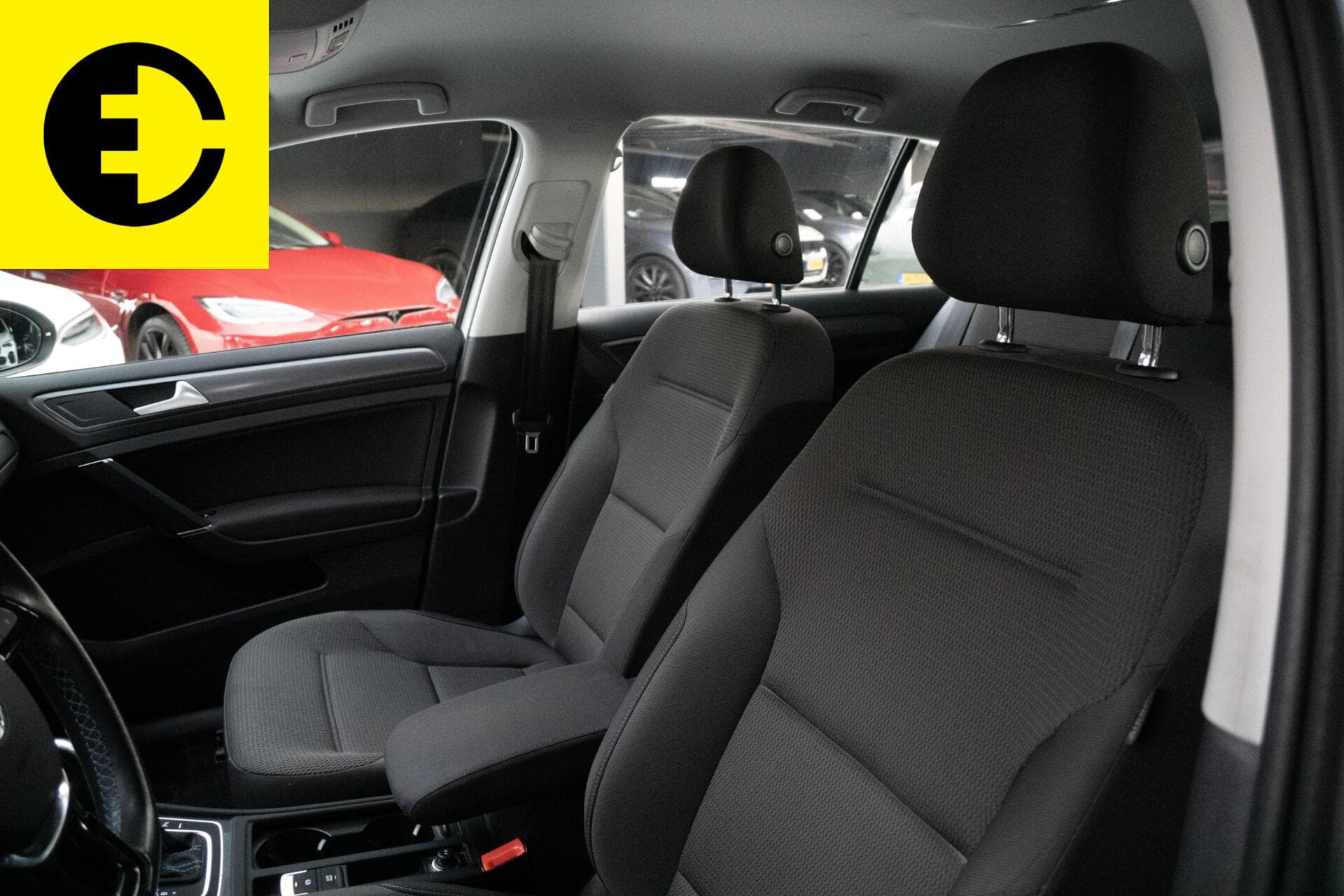 Volkswagen e-Golf E-DITION | SOH 95% | Stoelverwarming | Parkeersensoren – foto 6