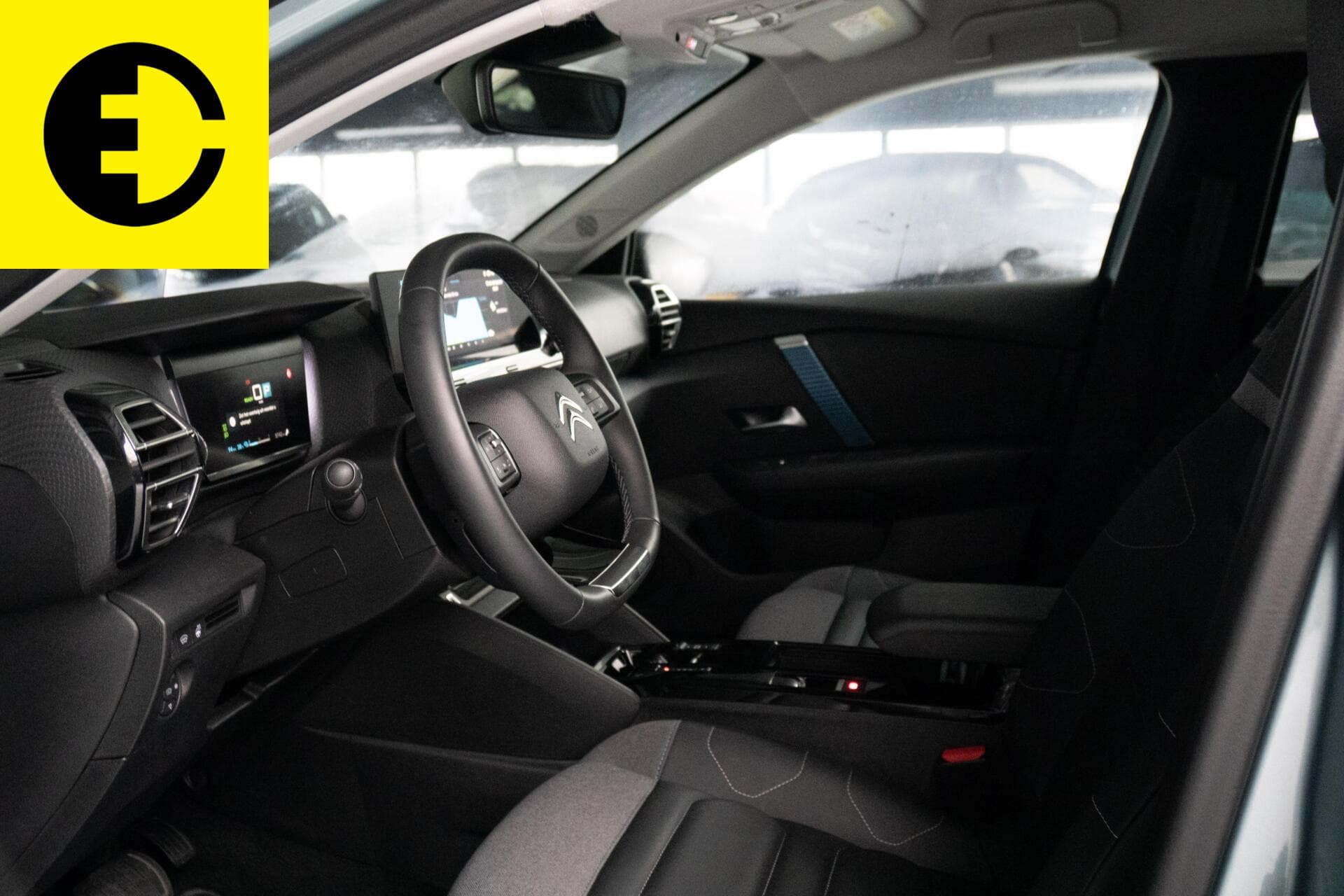 Citroën ë-C4 Shine 50 kWh | Achteruitrijcamera | CarPlay/ Android auto | Parkeersensoren – foto 4