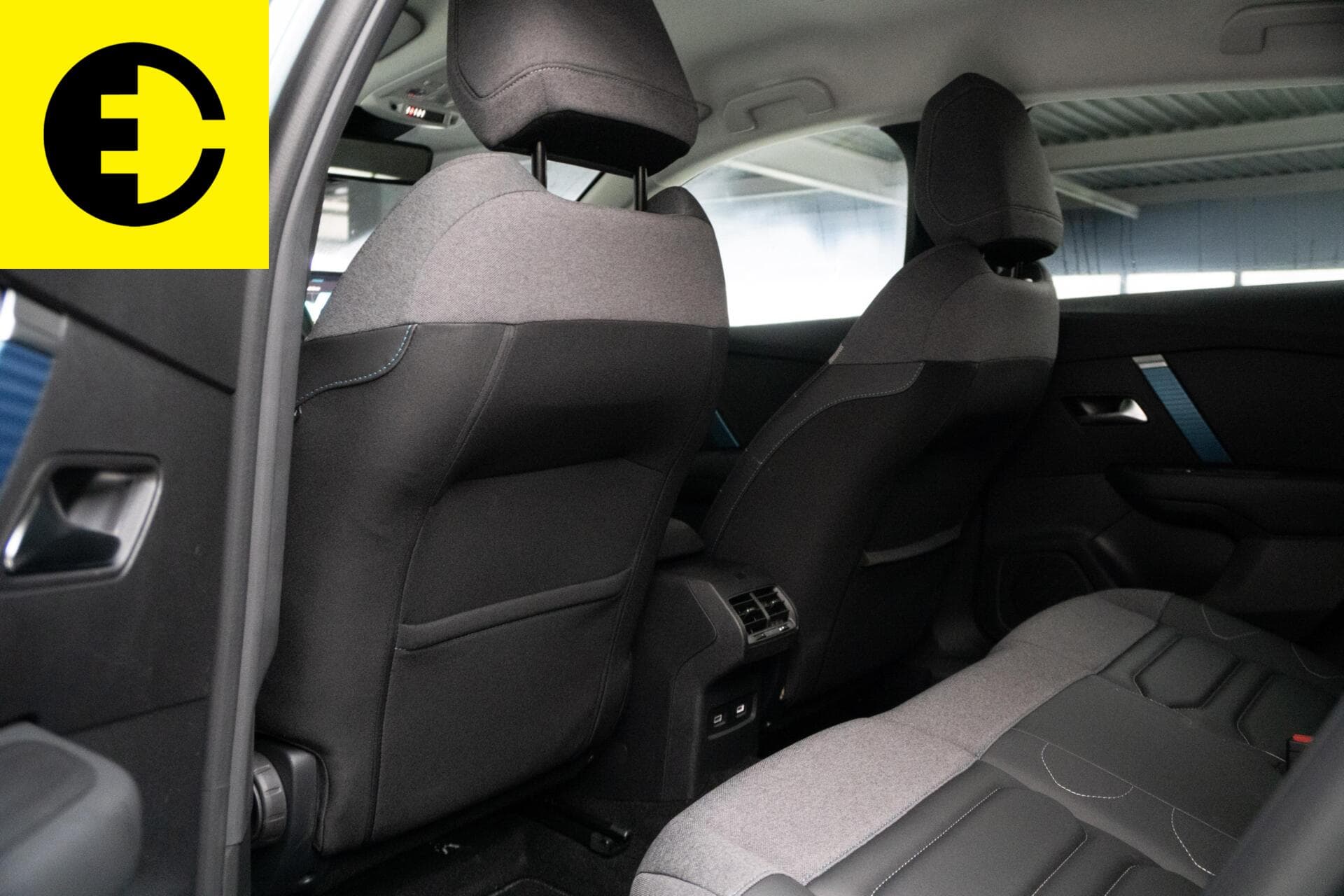 Citroën ë-C4 Shine 50 kWh | Achteruitrijcamera | CarPlay/ Android auto | Parkeersensoren – foto 6