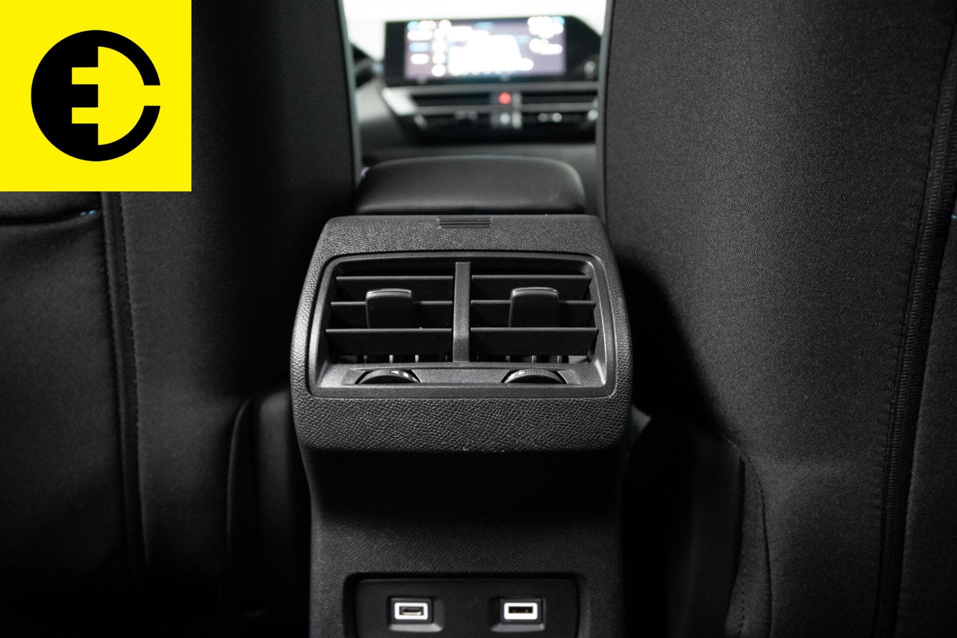 Citroën ë-C4 Shine 50 kWh | Achteruitrijcamera | CarPlay/ Android auto | Parkeersensoren – foto 7