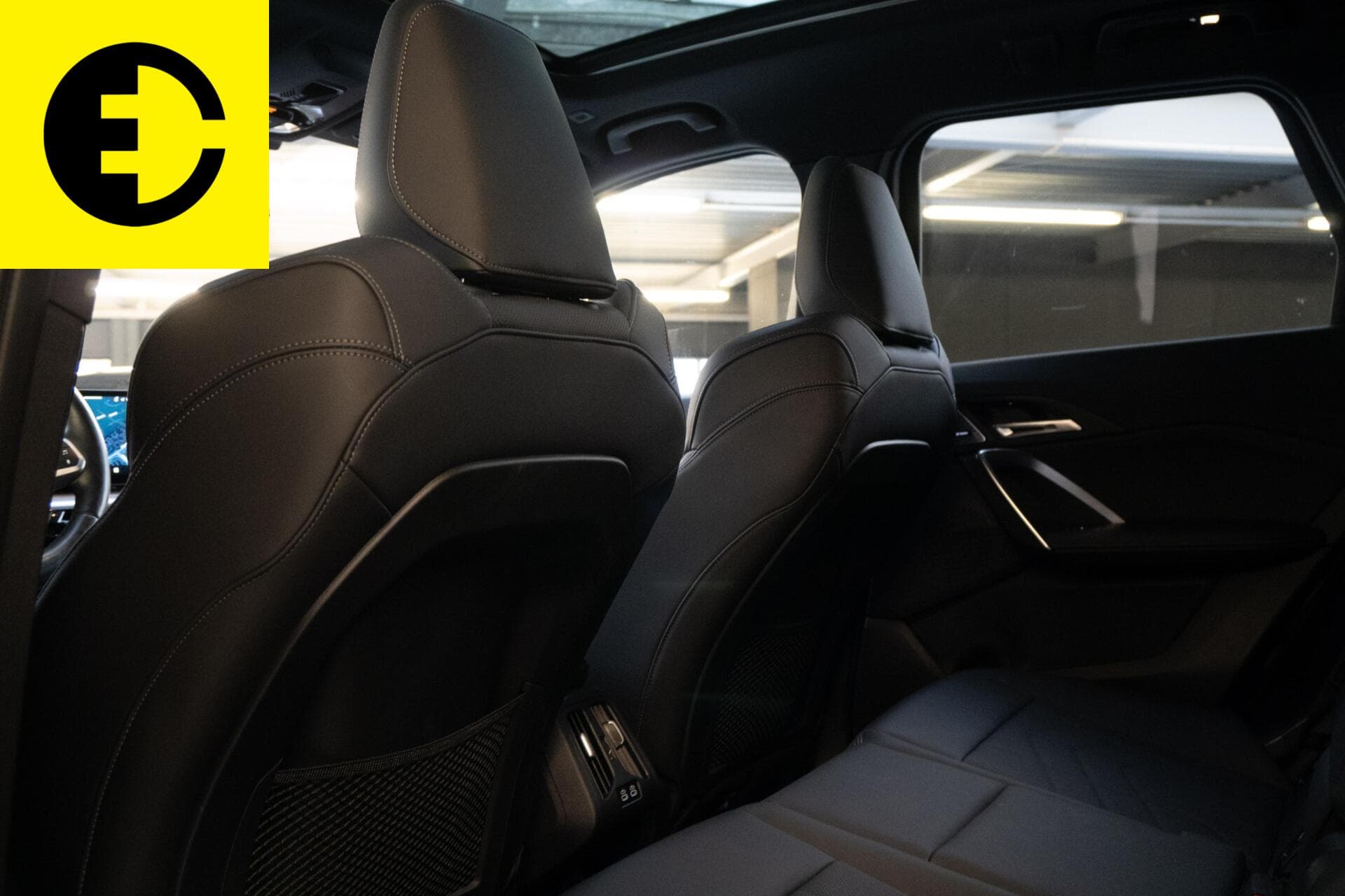 BMW iX1 eDrive20 67 kWh | 99% SOH | Schuif/kantel dak | Incl.BTW – foto 6