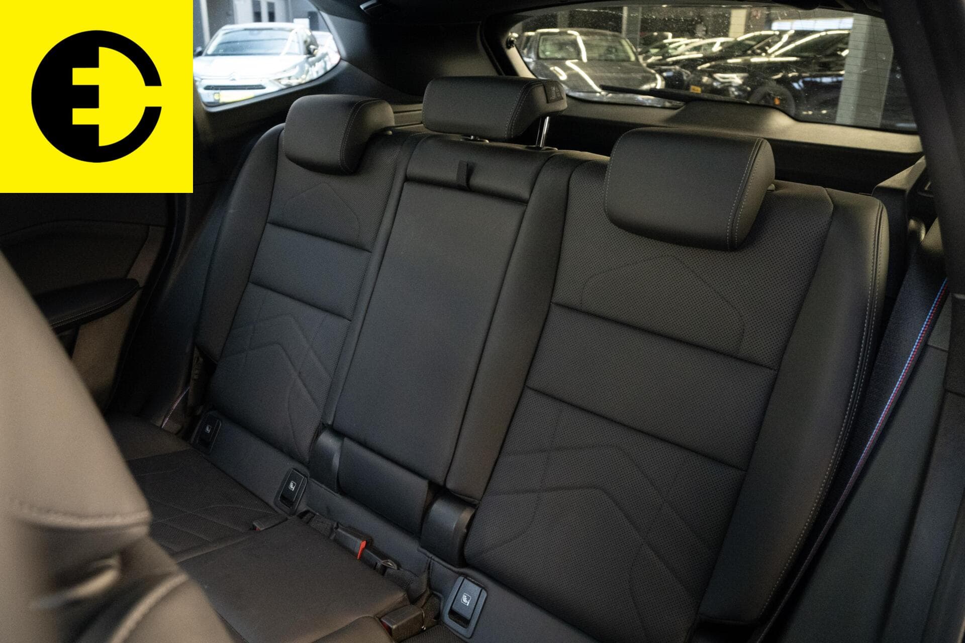 BMW iX1 eDrive20 67 kWh | 99% SOH | Schuif/kantel dak | Incl.BTW – foto 8