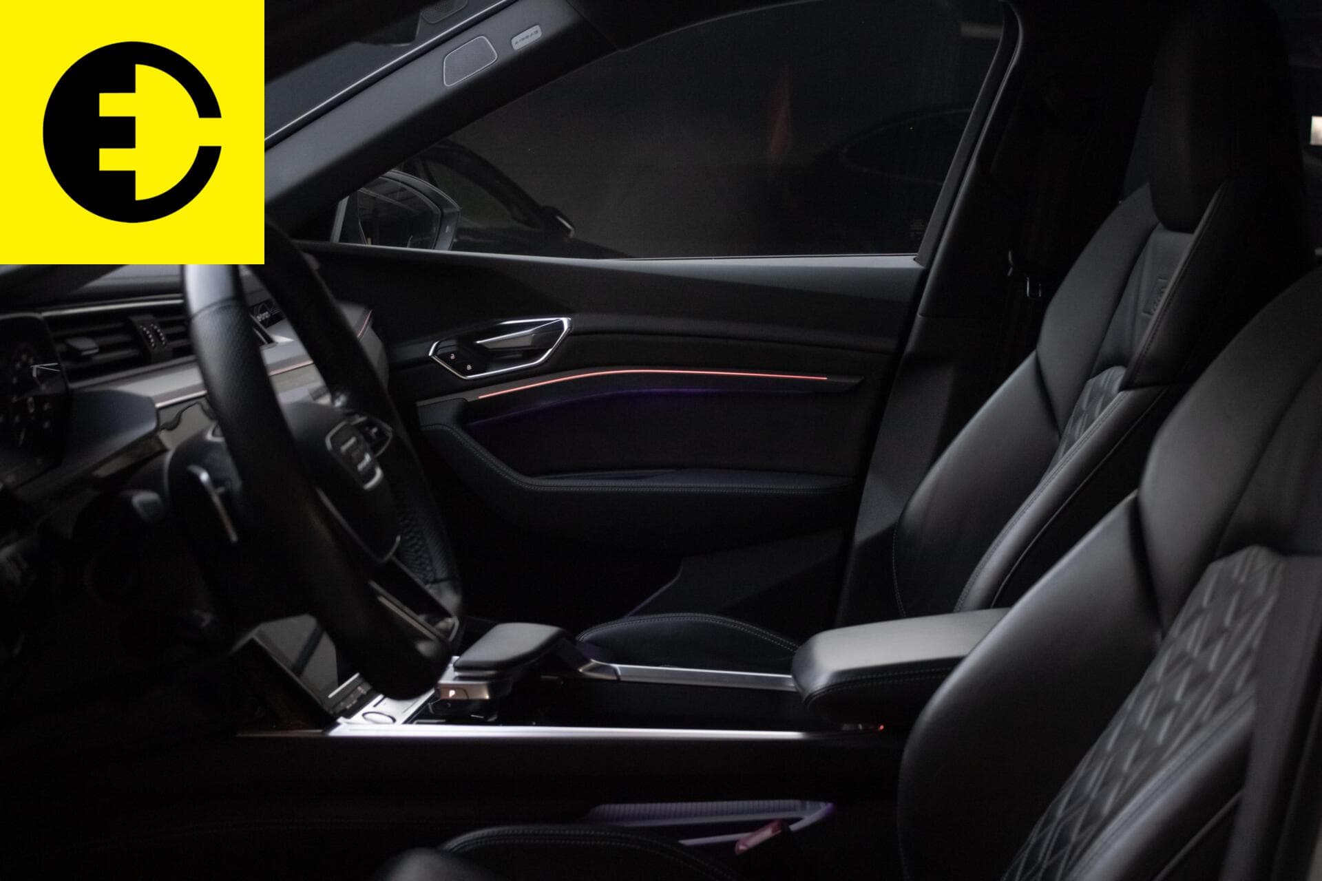 Audi e-tron e-tron 55 quattro advanced 95 kWh | Afneembare trekhaak | Schuif/kantel dak | Stoelverwarming – foto 4