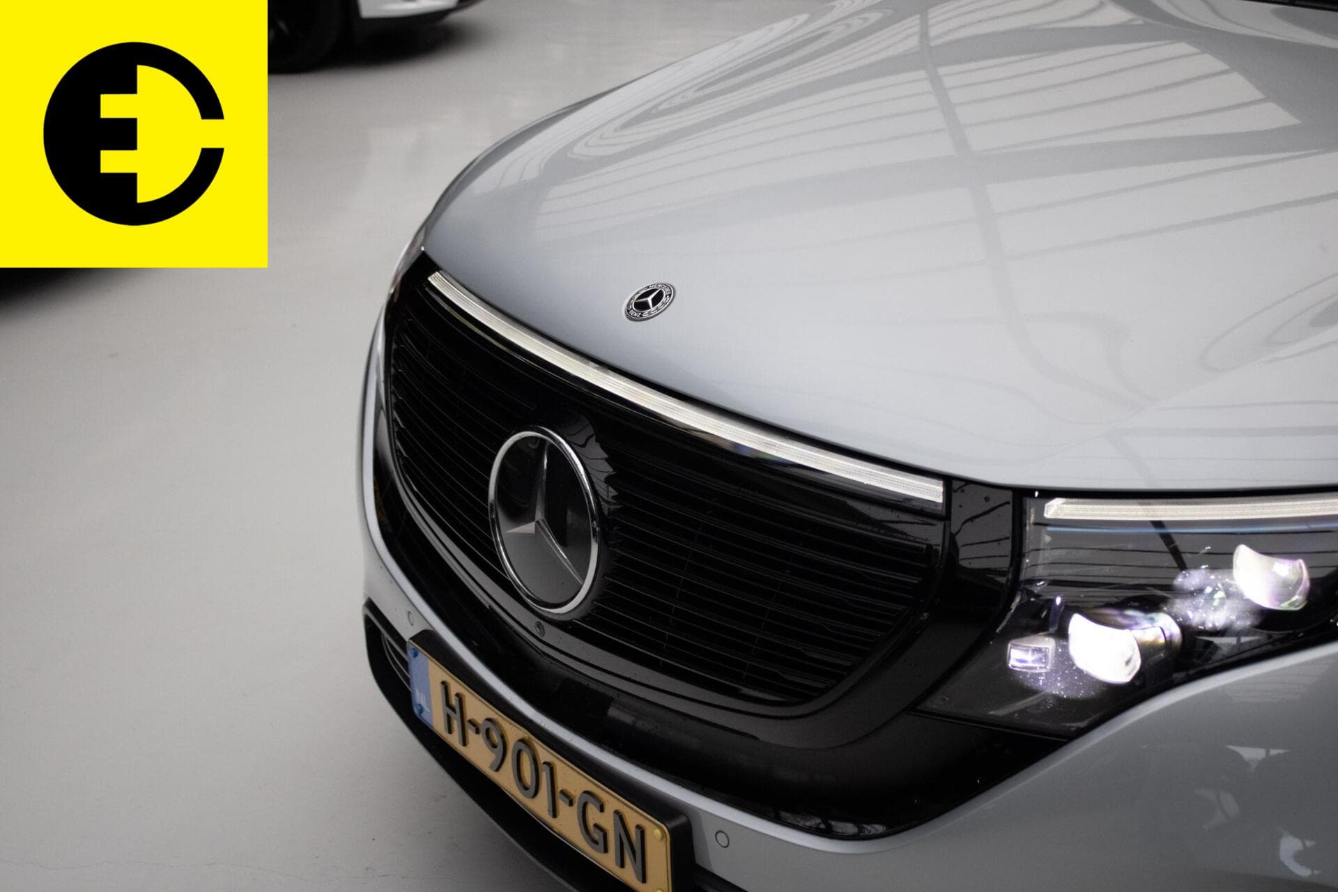 Mercedes-Benz EQC 400 4MATIC Premium Plus 80 kWh | 1886 Edition | Stoelverwarming | Burmeister audio – foto 2