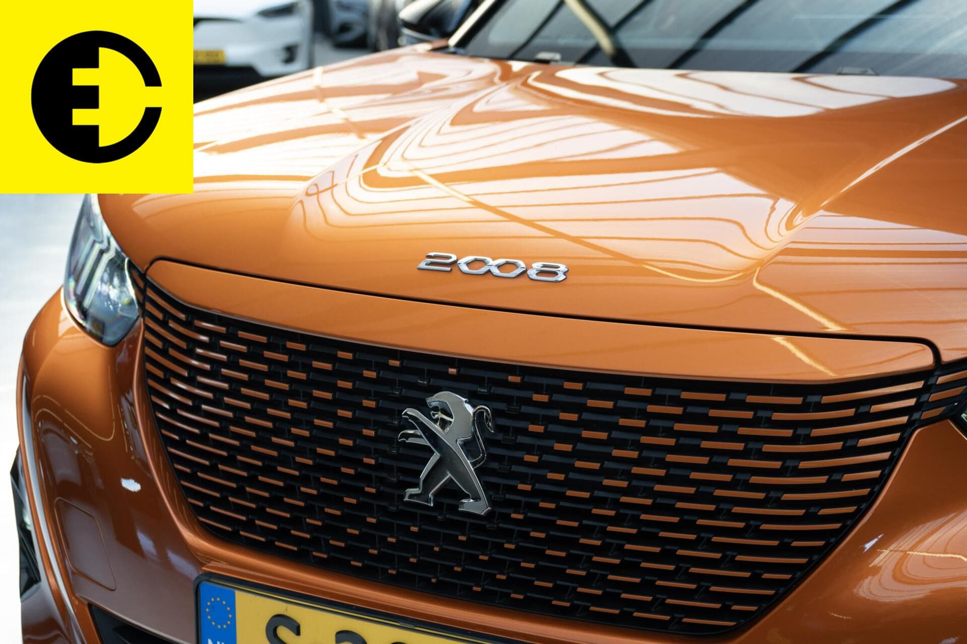 Peugeot e-2008 EV GT 50 kWh | Stoelverwarming | Camera | Apple CarPlay\ Android auto – foto 2