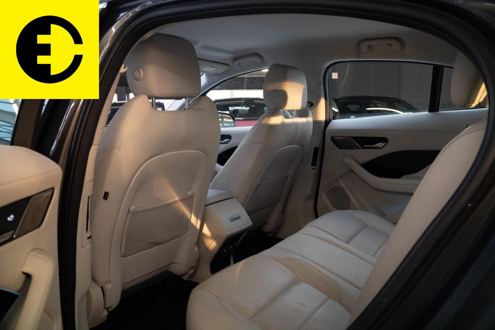 Jaguar I-PACE EV400 S 90 kWh | Meridian audio | Stoelverwarming | Wit leder – foto 5