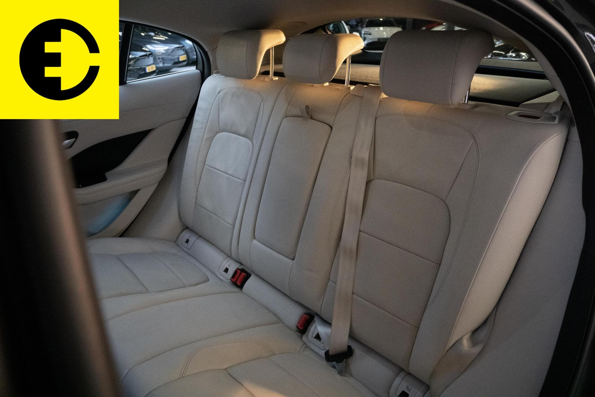 Jaguar I-PACE EV400 S 90 kWh | Meridian audio | Stoelverwarming | Wit leder – foto 6