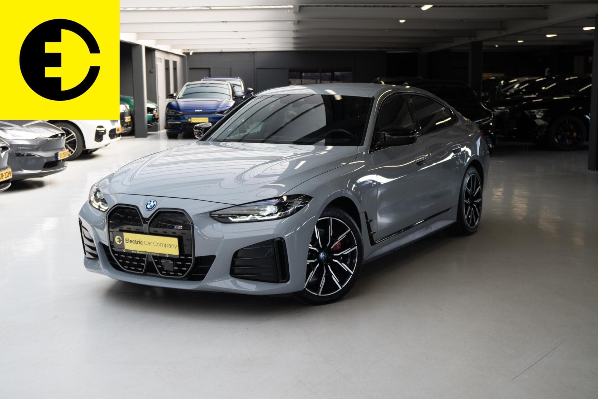 BMW i4 M50 84 kWh | 93,2% SOH | Elektrische verstelbare stoelen | Leren bekleding | Achteruitrijcamera