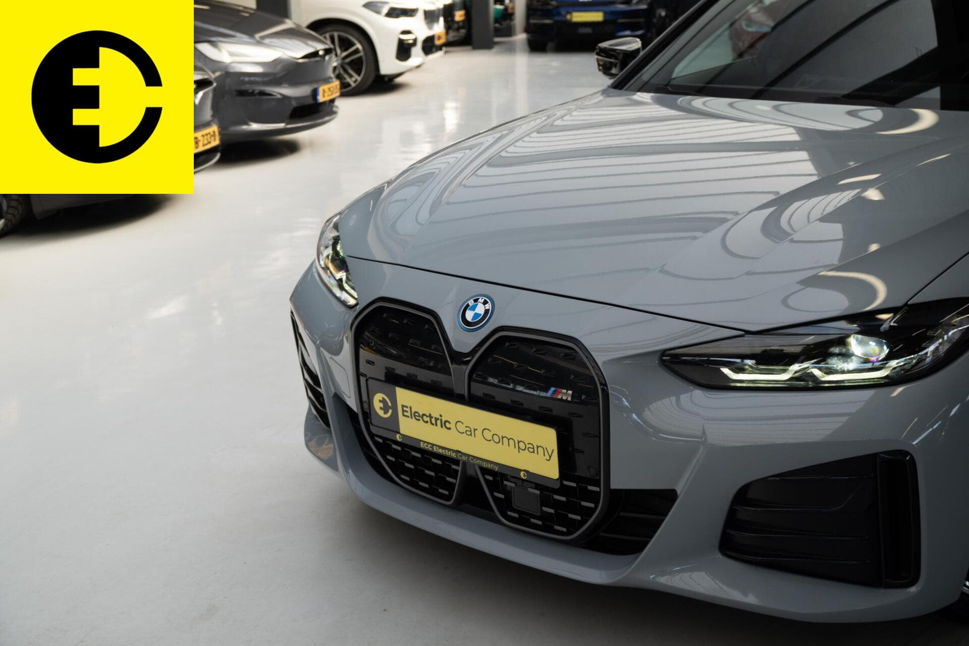 BMW i4 M50 84 kWh | 93,2% SOH | Elektrische verstelbare stoelen | Leren bekleding | Achteruitrijcamera – foto 3