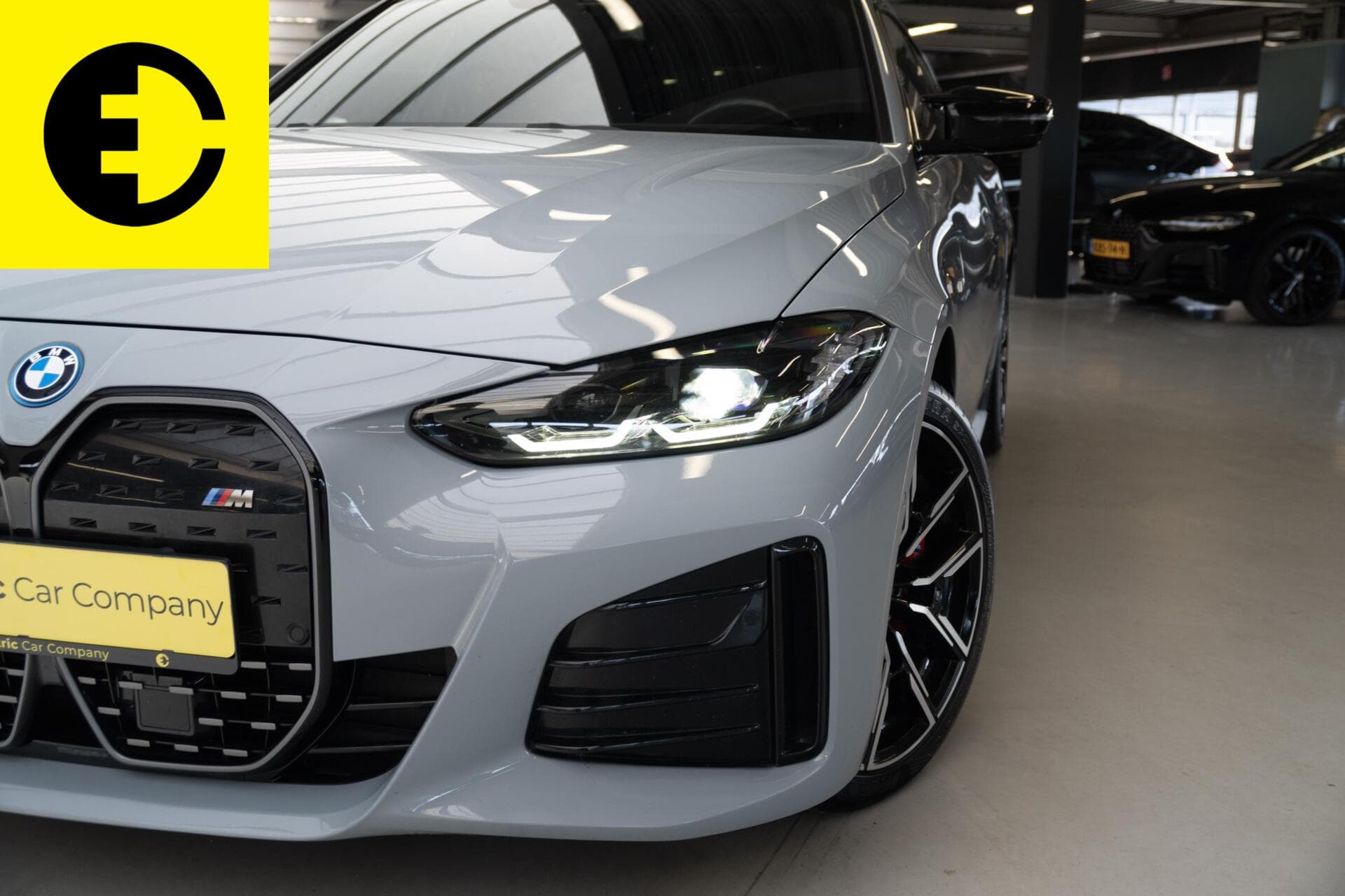 BMW i4 M50 84 kWh | 93,2% SOH | Elektrische verstelbare stoelen | Leren bekleding | Achteruitrijcamera – foto 4