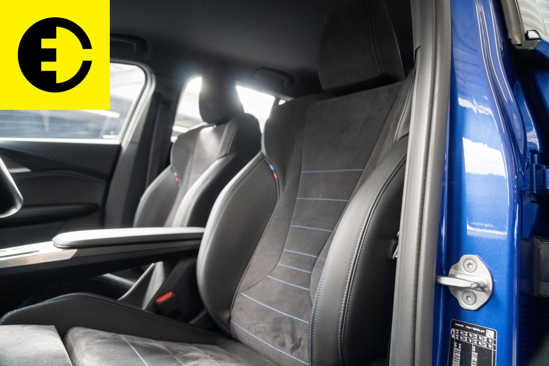 BMW iX2 eDrive20 65 kWh | 96,9% SOH | Alcantara stoelen | Camera – foto 5
