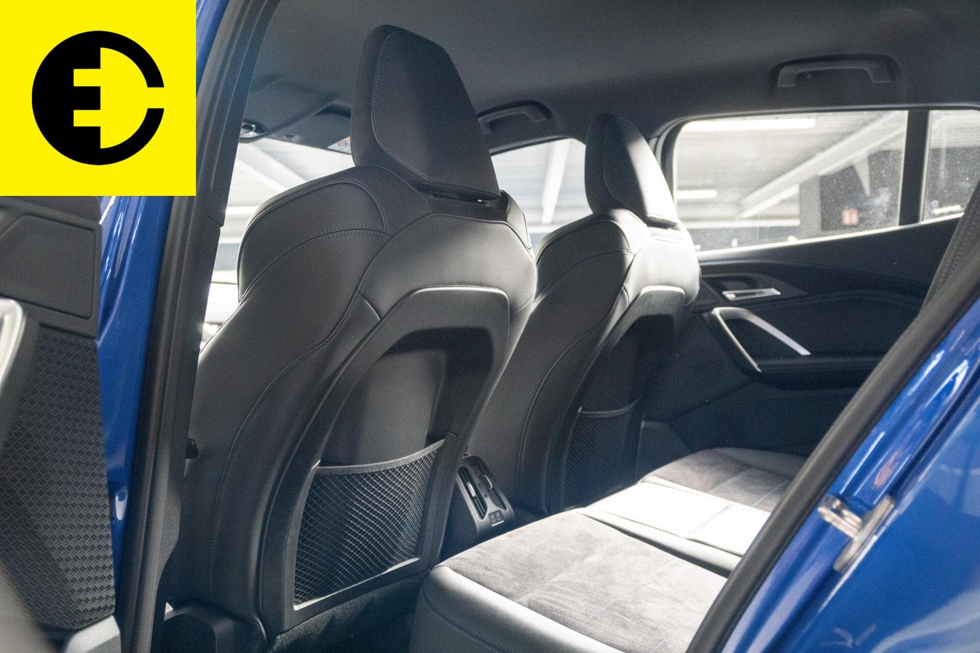 BMW iX2 eDrive20 65 kWh | 96,9% SOH | Alcantara stoelen | Camera – foto 6