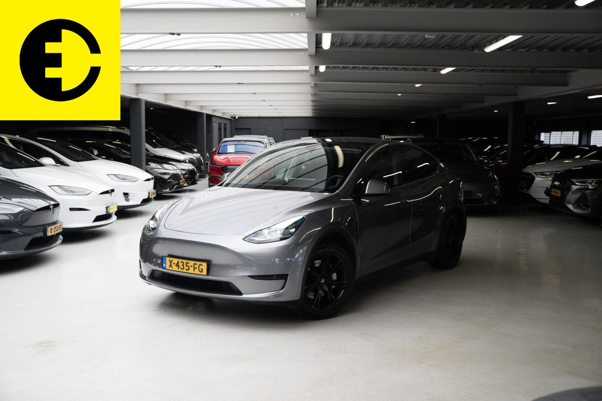 Tesla Model Y RWD 58 kWh | Quicksilver | LFP batterij | Stuurverwarming