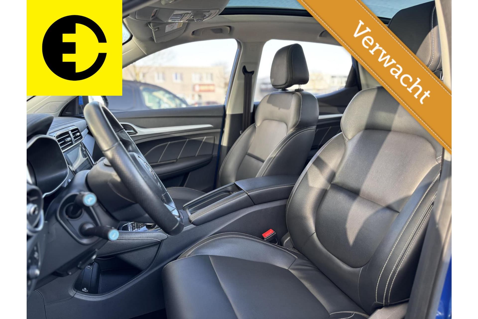 MG ZS EV Luxury 45 kWh | Leder | Stoelverwarming | CarPlay | Pano – foto 3