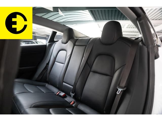 Tesla Model 3 Long Range AWD 75 kWh | Stoelverwarming | Camera | Pano dak – foto 6