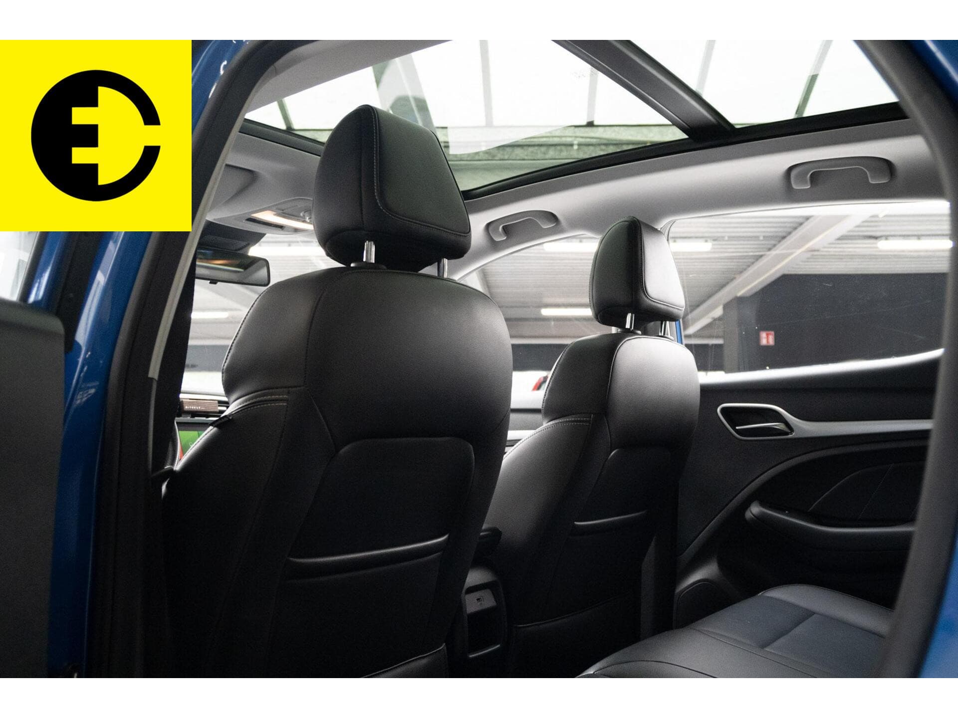 MG ZS EV Luxury 45 kWh | Pano dak | Leder | Stoelverwarming – foto 5