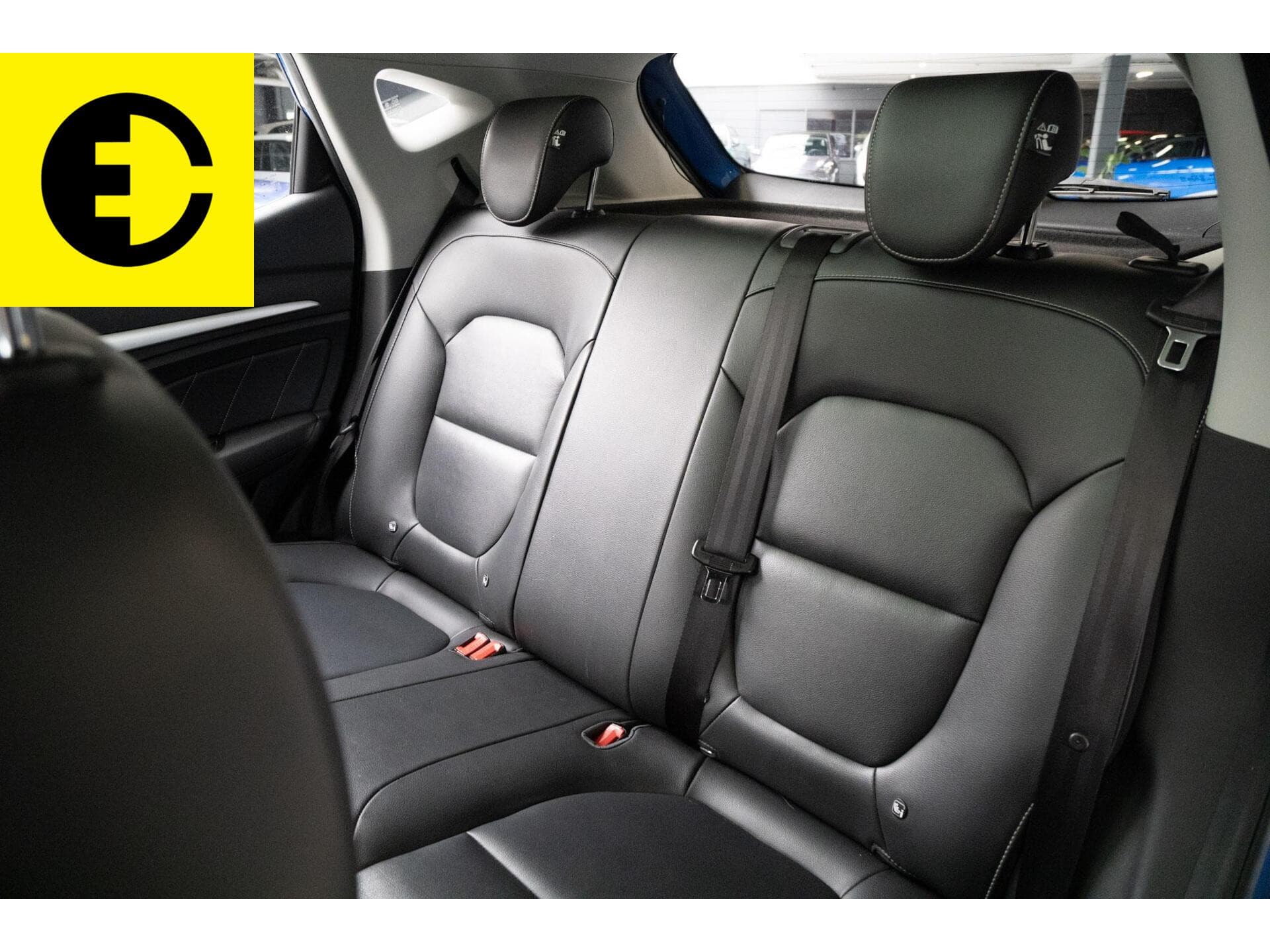 MG ZS EV Luxury 45 kWh | Pano dak | Leder | Stoelverwarming – foto 6