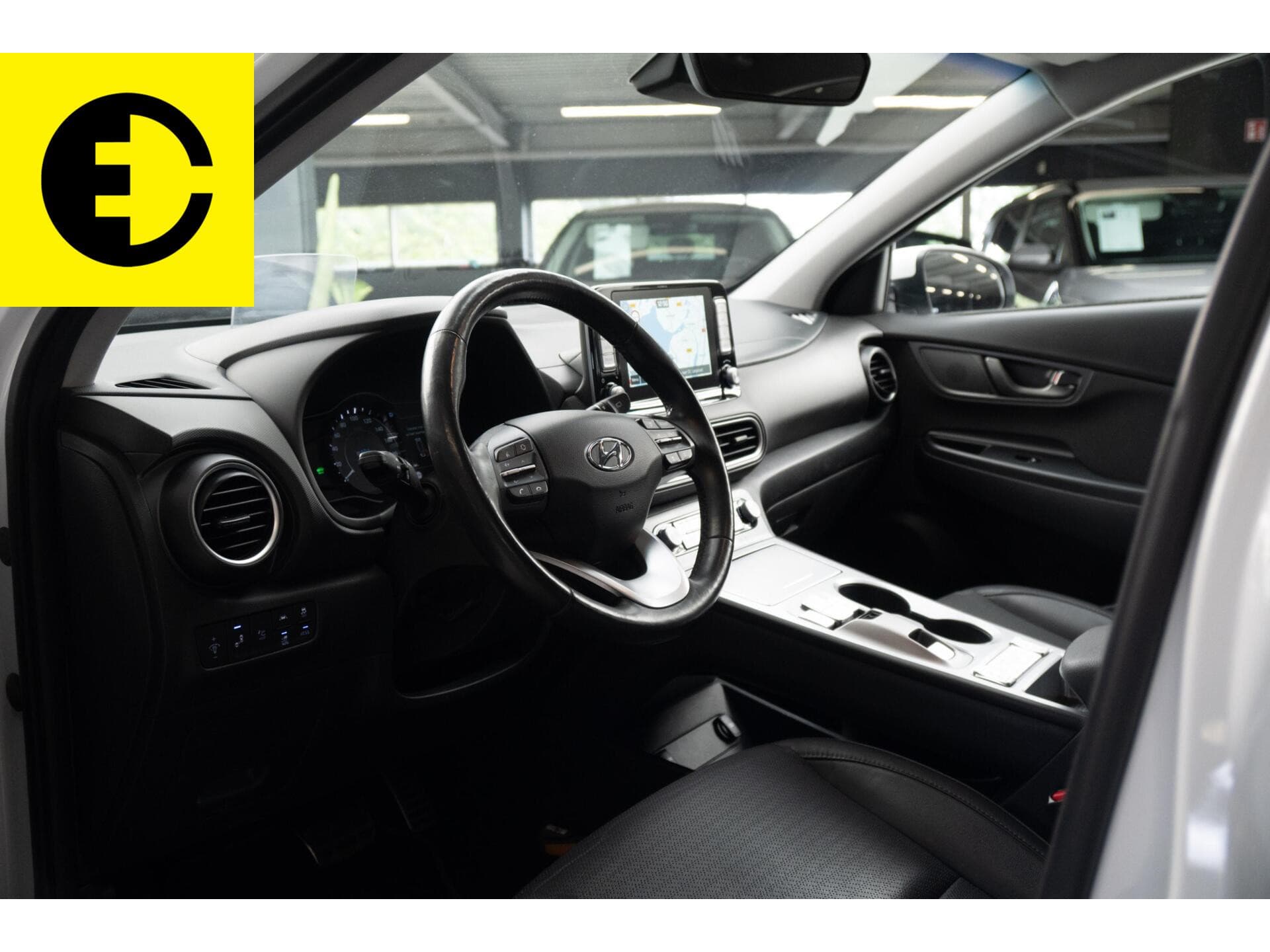 Hyundai Kona EV Premium 64 kWh | SOH 89.4% | Leer | Incl. BTW – foto 4