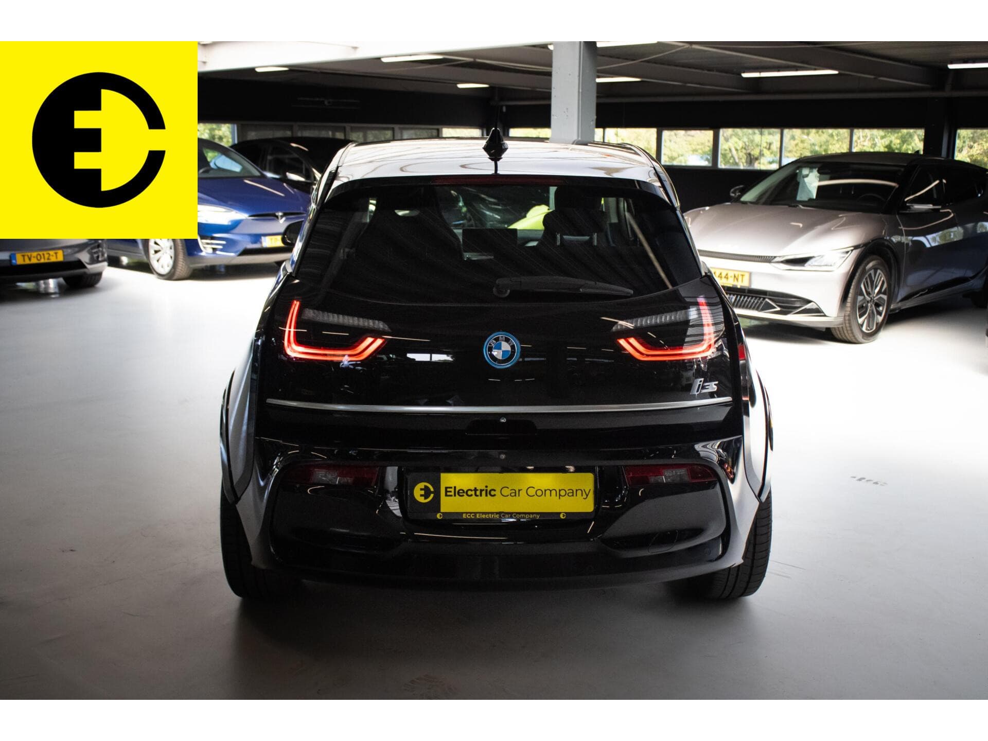 BMW i3 S 120Ah 42 kWh |SOH 90,8% | Stoelverwarming | Achteruitrijcamera | Cruise – foto 9