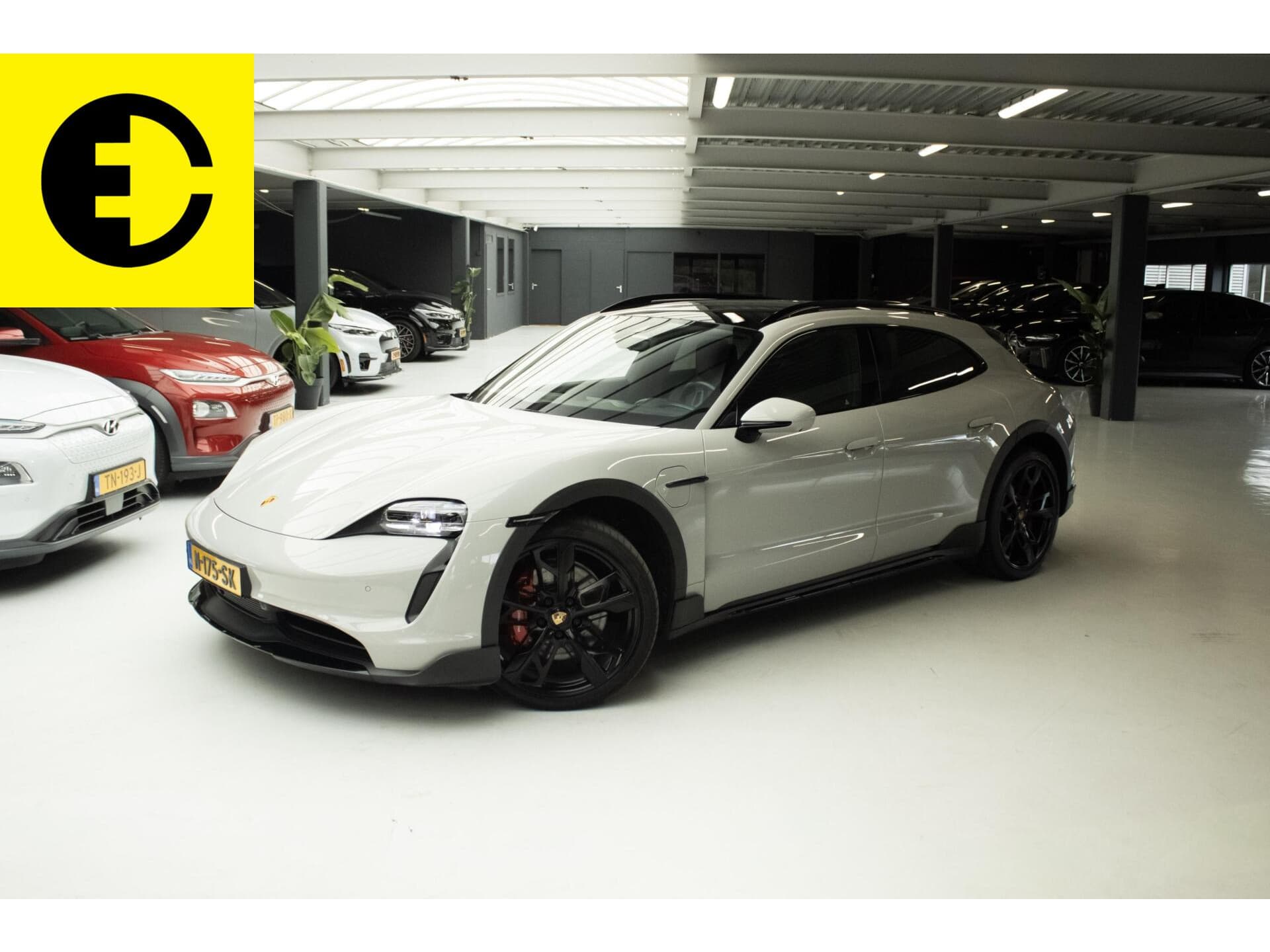 Porsche Taycan 2021-12