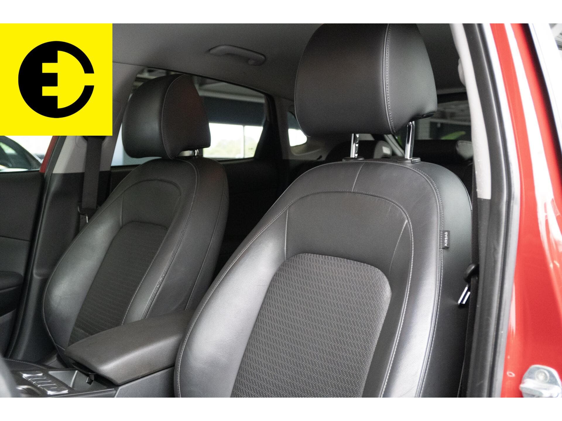 Hyundai Kona EV Premium 64 kWh | SOH 93,4% | Stoelverkoeling | HUD | Stuurverwarming – foto 5