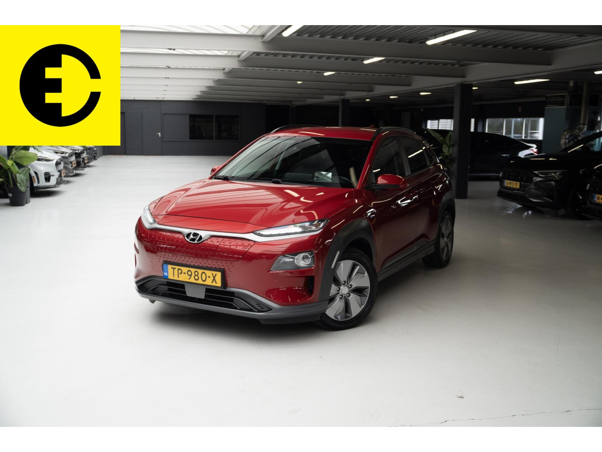 Hyundai Kona EV Premium 64 kWh | SOH 93,4% | Stoelverkoeling | HUD | Stuurverwarming – foto 8